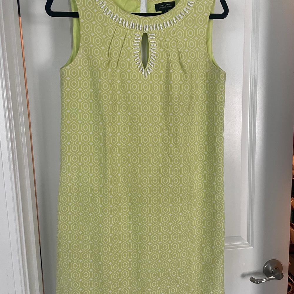 Tahari Elegant Green and White Sleeveless Dress